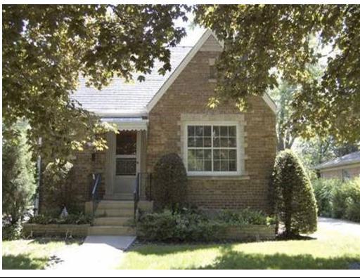 135 N Stone Ave., La Grange, IL 60525
