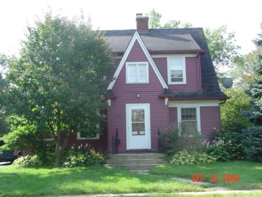 302 Hoy Ave., Woodstock, IL 60098