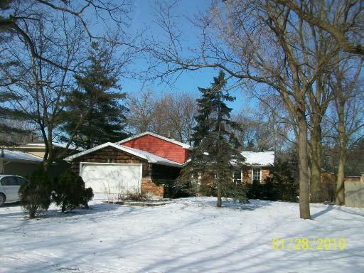 26W028 Parkside Rd., Naperville, IL 60540