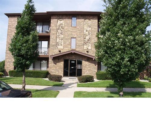 4036 W 87th St. #302, Chicago, IL 60652