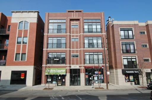 2250 W Belmont Ave. #4W, Chicago, IL 60618