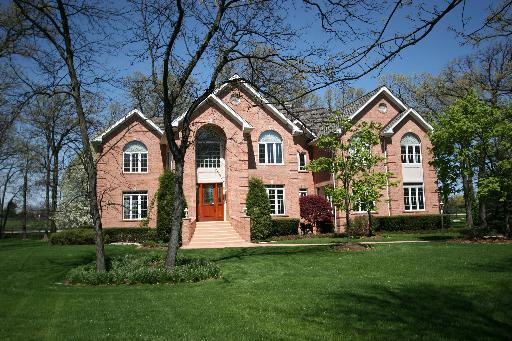 2020 Tremont Ct., Libertyville, IL 60048