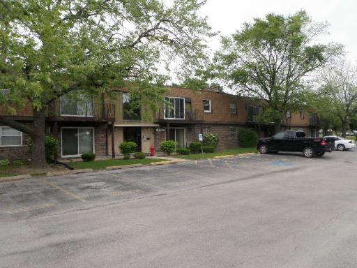18W140 Suffield Ct. #208-G, Westmont, IL 60559