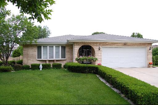 1025 Coach Ln., Lemont, IL 60439