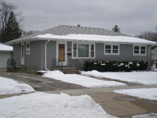 1526 Roanoak Ave., Aurora, IL 60506