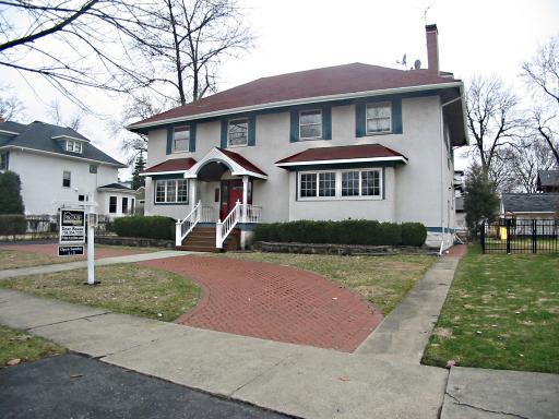 422 S Kensington Ave., La Grange, IL 60525