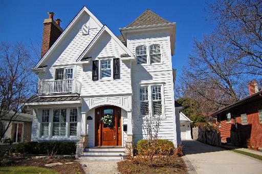 18 N Bruner St., Hinsdale, IL 60521