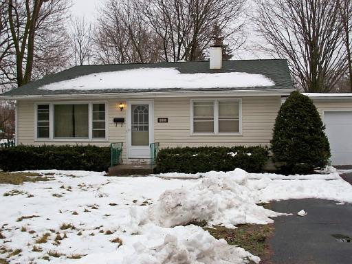 623 Manor Ave., Grayslake, IL 60030