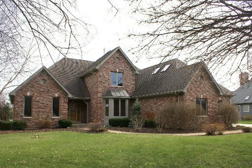 76 S Royal Oaks Dr., Bristol, IL 60512