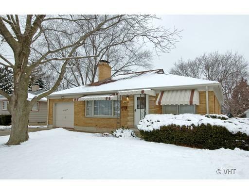 682 Summit St., Elgin, IL 60120