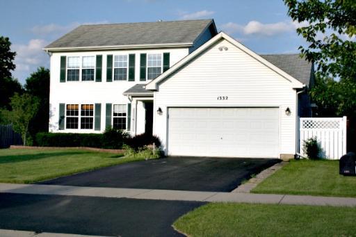 1332 Oakland Cir., North Aurora, IL 60542