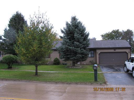 219 Bolz Ave., Carpentersville, IL 60110