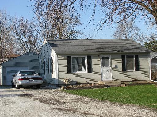 1143 Ridgeway Ave., Aurora, IL 60506