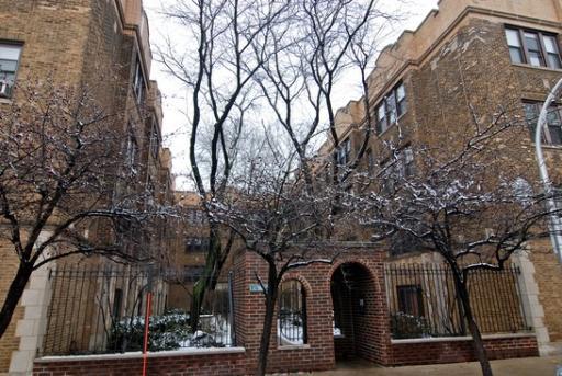 856 W Barry St. #2A, Chicago, IL 60657