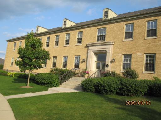 25 Ronan Rd. #104, Highwood, IL 60040