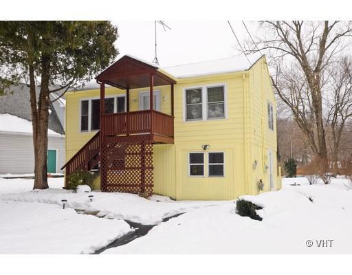 709 Pokagon Tr., Algonquin, IL 60102