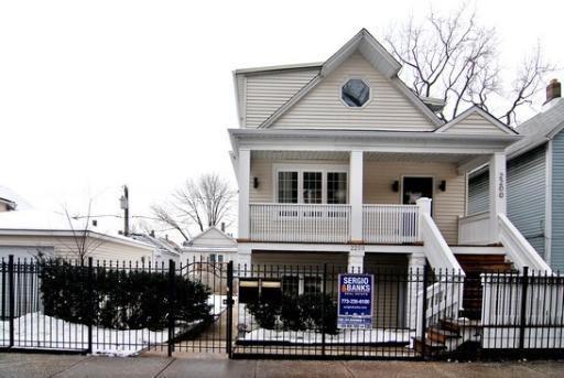2200 N Rockwell St., Chicago, IL 60647