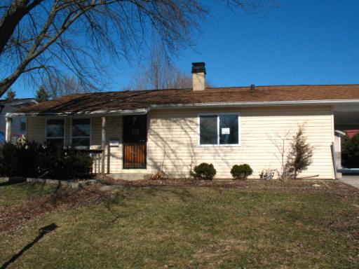 114 Amarillo St., Carpentersville, IL 60110