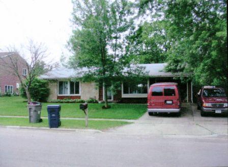 1145 Hunter Dr., Elgin, IL 60120
