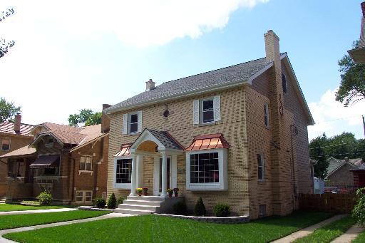 10422 S Leavitt Ave., Chicago, IL 60643