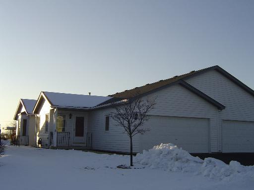 72 Silver Tr., North Aurora, IL 60542