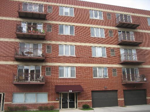 2158 W Grand Ave. #302, Chicago, IL 60612