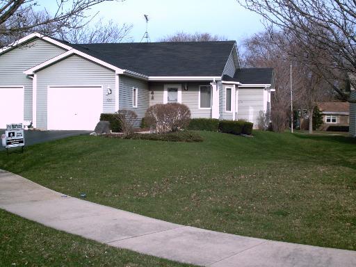 725 Harmony Ct., North Aurora, IL 60542
