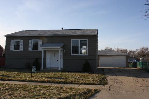 104 Seton Pl., Streamwood, IL 60107