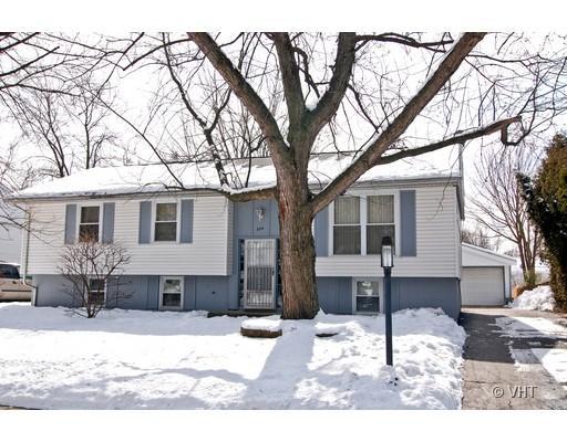 334 E Maple Dr., Glenwood, IL 60425