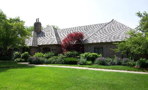 314 Lakewood Cir., Burr Ridge, IL 60527