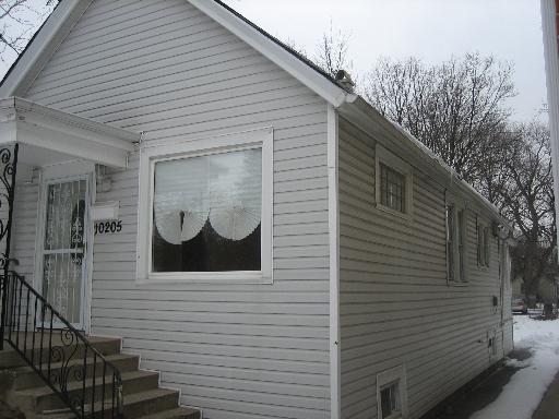 10205 S Charles St., Chicago, IL 60643