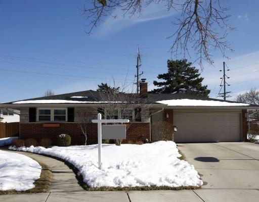 775 Shawn Ln., Des Plaines, IL 60016