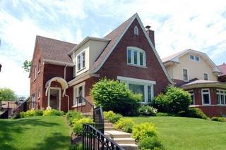 1221 N Ridgeland Ave., Oak Park, IL 60302