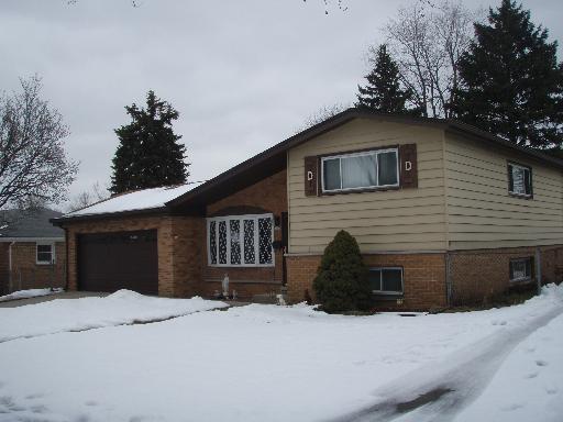 717 Craig Pl., Addison, IL 60101