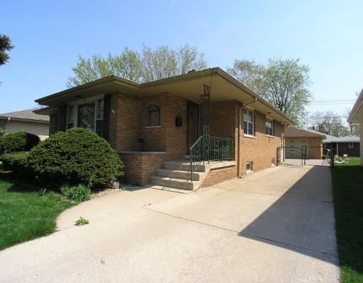 17733 Bernadine St., Lansing, IL 60438