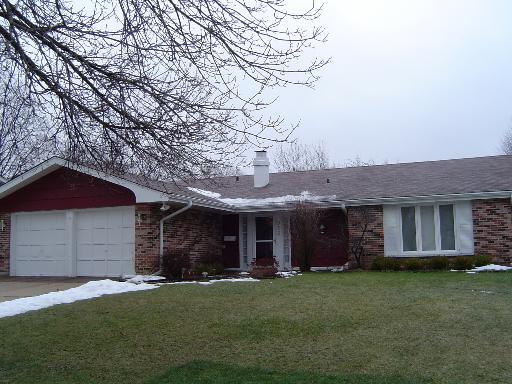 983 Hillcrest Blvd., Hoffman Estates, IL 60194