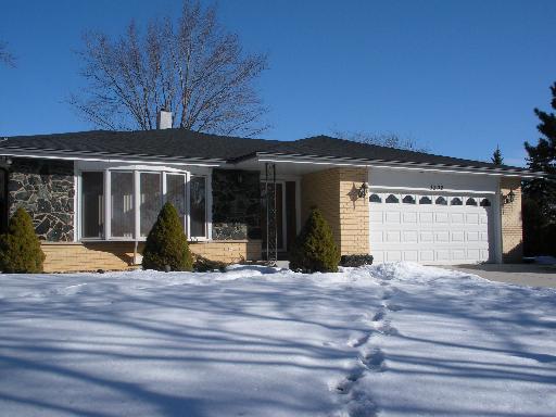 1302 Greenbriar Ln., Darien, IL 60561