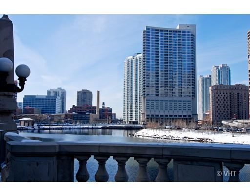 333 N Canal St. #2405, Chicago, IL 60606