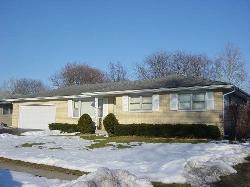 1822 Perry Ct., Sycamore, IL 60178