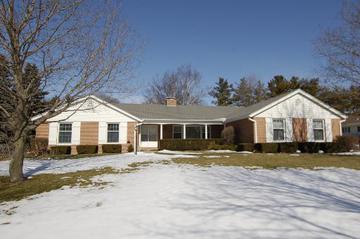 307 Windsor Dr., Dekalb, IL 60115