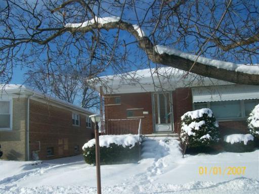 610 Calhoun Ave., Calumet City, IL 60409