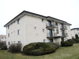 8333 Captons Ln. #104, Darien, IL 60561