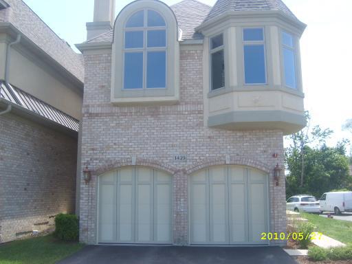 1425 W Rue Paris Pl., Inverness, IL 60067