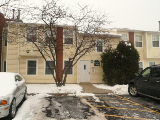 1384 N Wyndham Cir. #108, Palatine, IL 60074