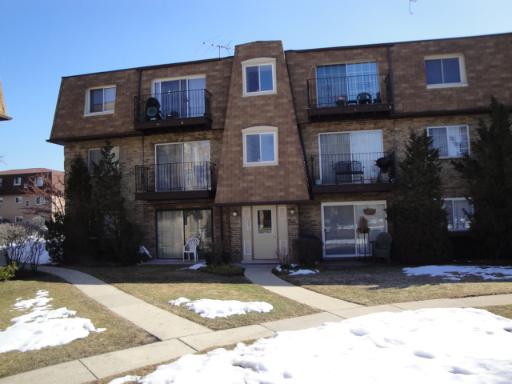 9430 Bay Colony Dr. #3S, Des Plaines, IL 60016