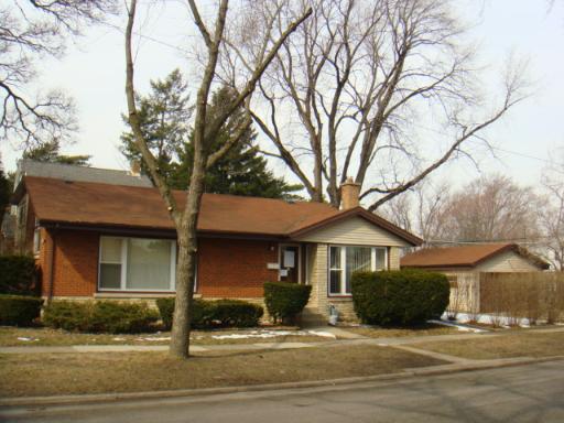 5300 Greenwood St., Skokie, IL 60077