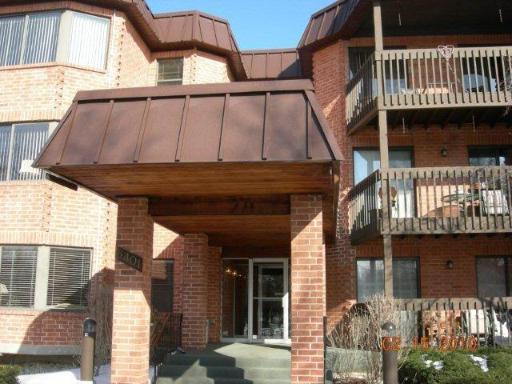 6401 Clarendon Hills Rd. #214, Willowbrook, IL 60527