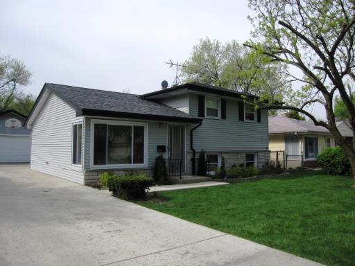 621 Wrightwood Ave., Addison, IL 60101