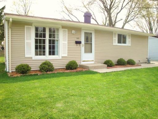 645 Jefferson Ave., Carpentersville, IL 60110