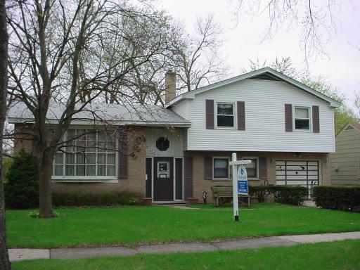 233 W Glade Rd., Palatine, IL 60067